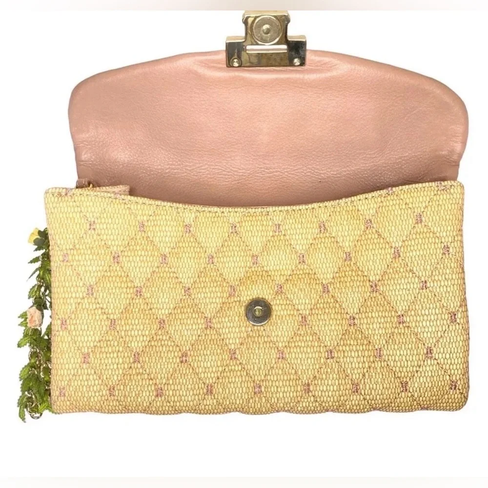 Valentino limited edition rose petal clutch bag - Picture 4 of 8